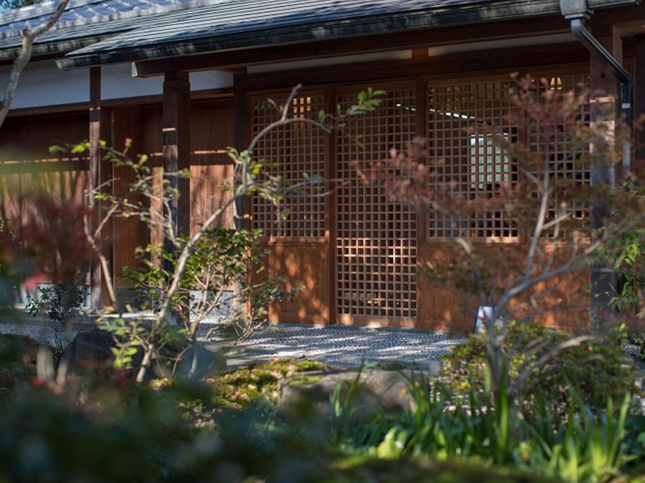 Отель Okuhita Onsen Umehibiki Экстерьер фото